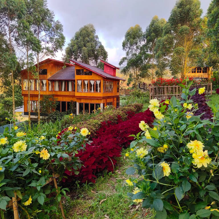 Villa Puncak Kayu Putih